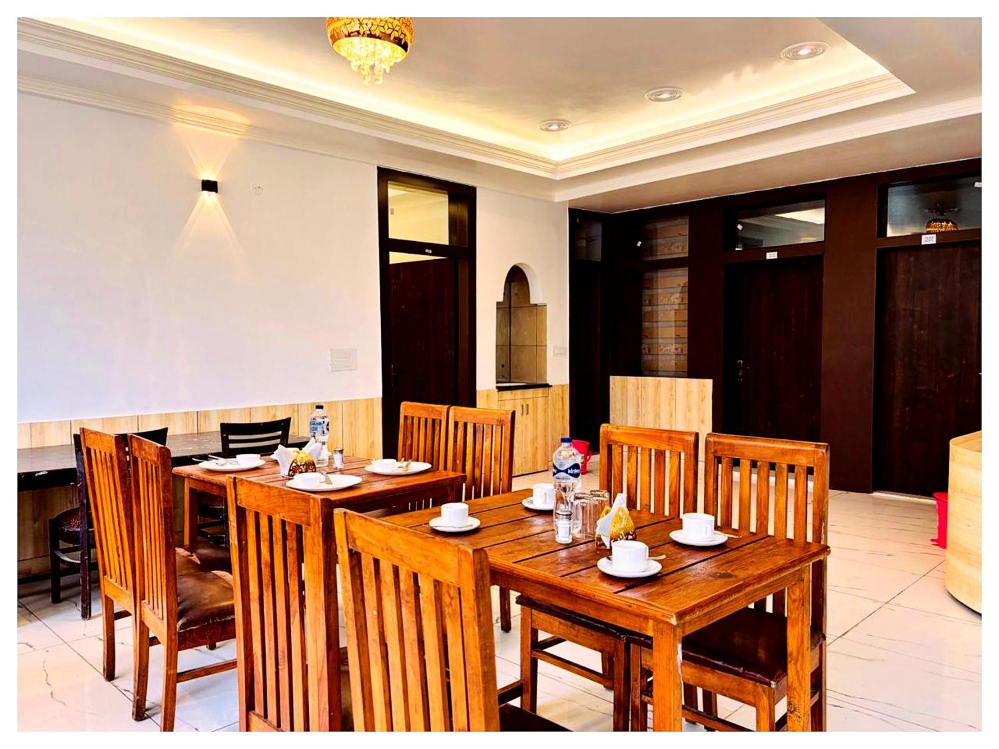 Hotel Premium Travellers # Inn Near Temple - Fully Air Conditioning Hotel - Hygiene And Spacious Room - A Top Rated Luxuary Hotel Merces Exterior photo