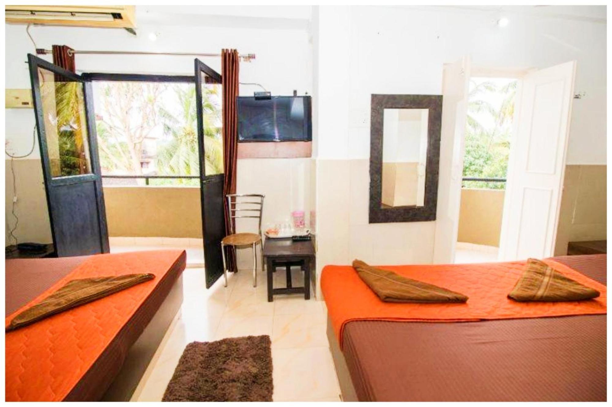 Hotel Premium Travellers # Inn Near Temple - Fully Air Conditioning Hotel - Hygiene And Spacious Room - A Top Rated Luxuary Hotel Merces Exterior photo